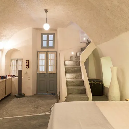 Andreas Cultural Cave House In Imerovigli, Santorini Holiday home