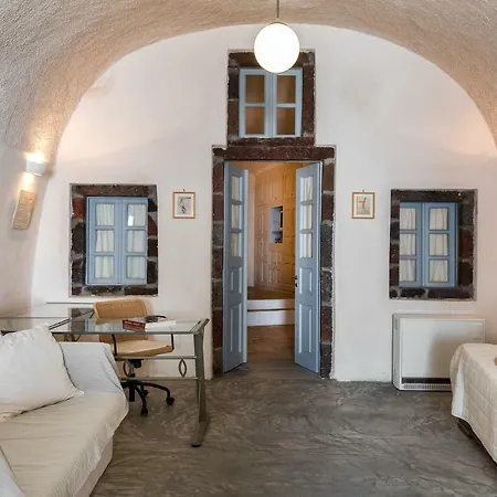 Andreas Cultural Cave House In Imerovigli, Santorini Ferienhaus