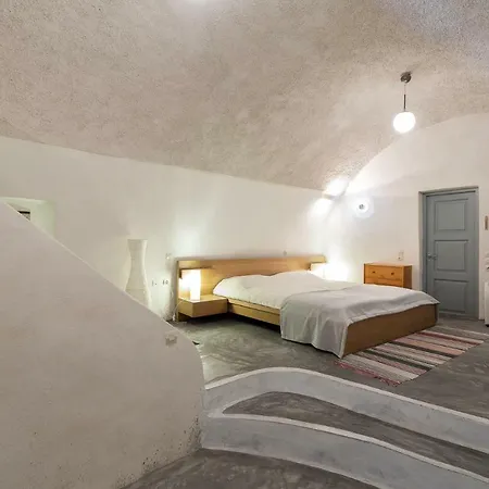 Andreas Cultural Cave House In Imerovigli, Santorini * Имеровигли